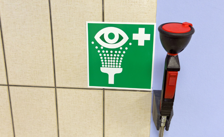 Leczenie oparzeń chemicznych oka